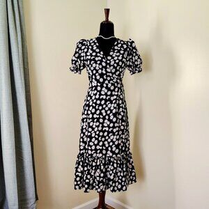 Black & White Daisy Print SUNDAY UP Short Sleeve Wrap Midi Dress - S